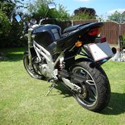 Hyosung GT650 Naked