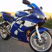 Yamaha YZF R6