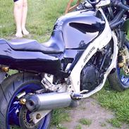 Yamaha fzr