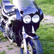 Yamaha fzr