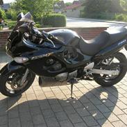Suzuki GsxF 750
