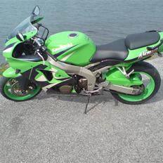 Kawasaki ZX6R solgt