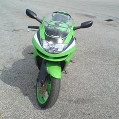 Kawasaki ZX6R solgt