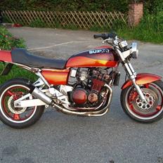 Suzuki gs750 streetfighter solgt