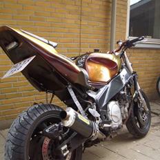 Yamaha fzr "StreetFighter" SOLGT