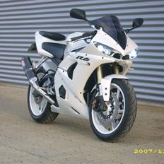 Yamaha model 2005 r6.solgt.