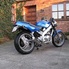 Honda BROS NT650 (RC31) 
