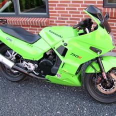 Kawasaki GPX 750 R