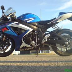 Suzuki GSX-R750 