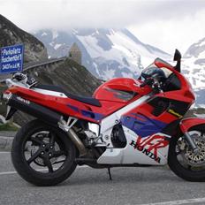 Honda VFR 750 