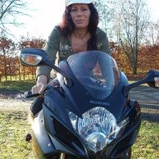 Suzuki GSX R 600 ( SOLGT)