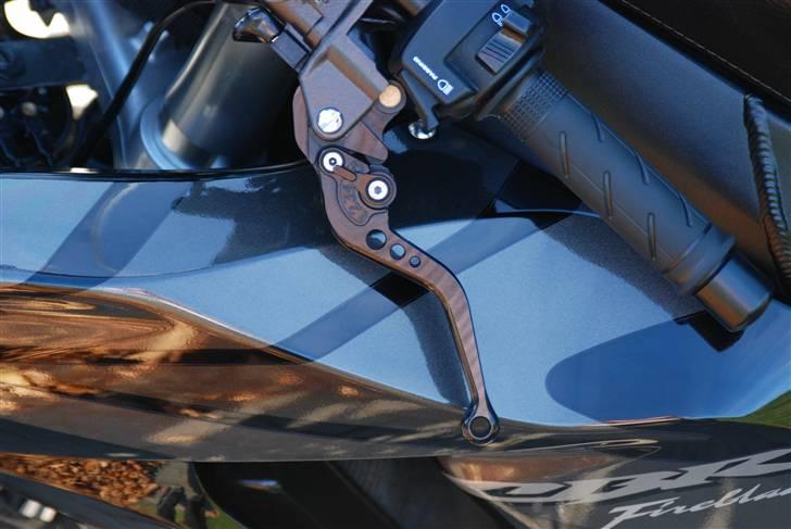 Honda CBR1000RR Fireblade - PazzoRacing korte greb, nice kvalitet, utroligt nemme at justere, virker bare :-) billede 2