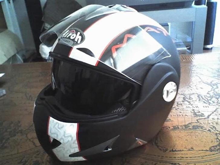 Kawasaki ZXR 750 - Men indbyggede solbriller. Det er for rart at køre med... billede 8