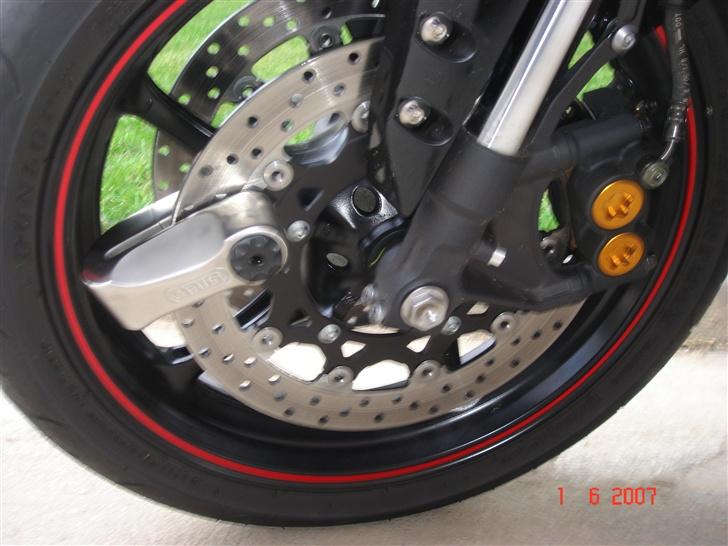 Yamaha YZF R6 - Skivelås med alarm fra Abus billede 9