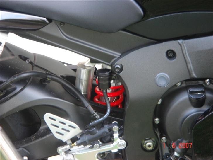 Yamaha YZF R6 - Diskret beholder fra rizoma billede 10