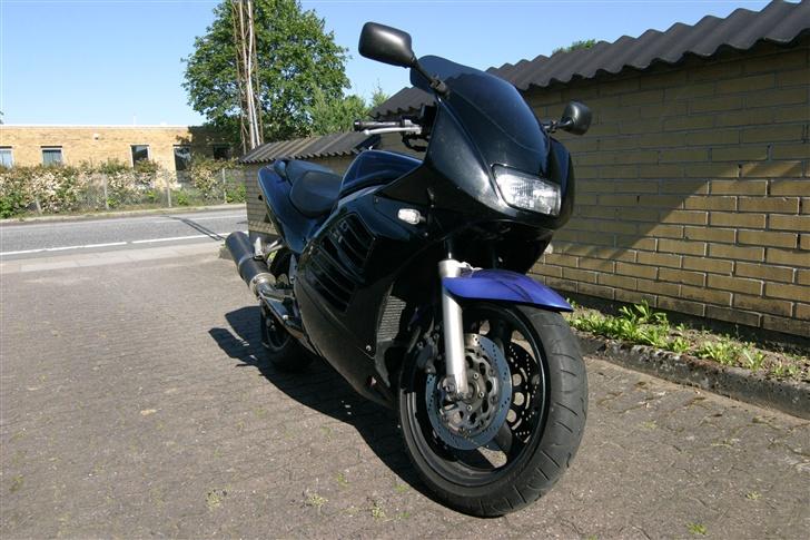 Suzuki RF 600 R *SOLGT* billede 3
