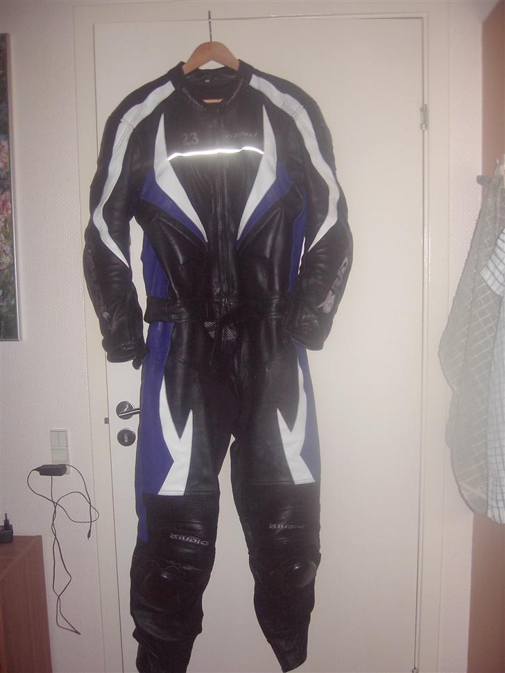 Kawasaki GPZ 900 R Ninja (SOLGT) - Ja det er så min køredragt :-) billede 19