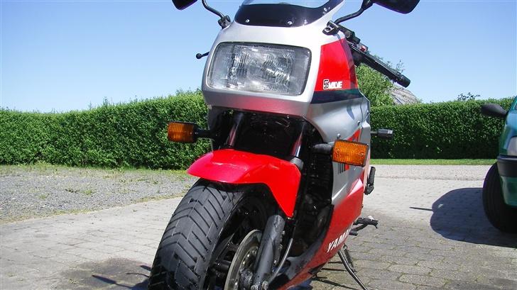 Yamaha FZ 750 billede 4