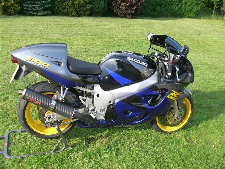 Suzuki gsxr 600 "SOLGT" - Nyvasket og smurt..... Jump on billede 13