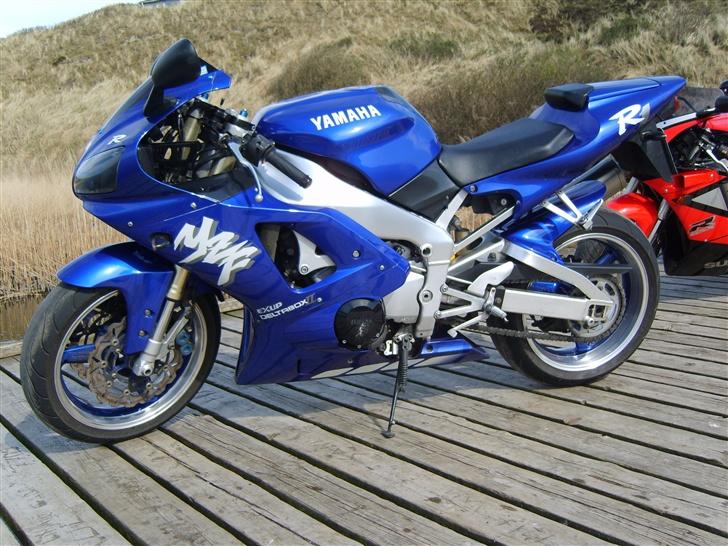 Yamaha YZF R1 billede 15
