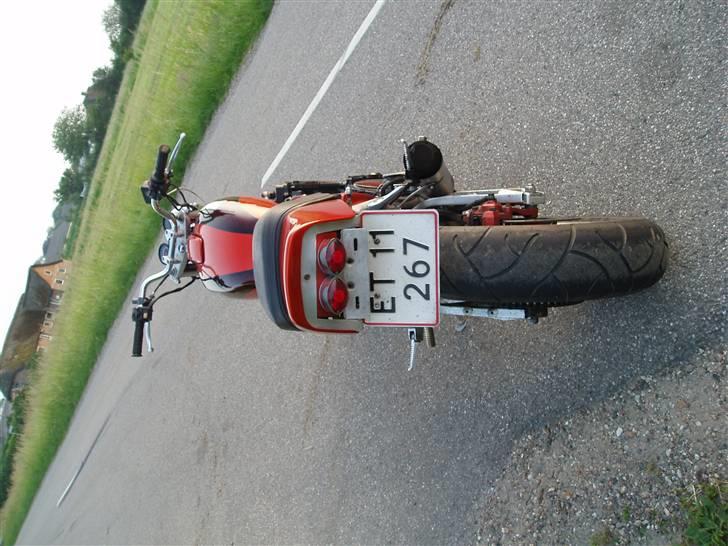Suzuki gs750 streetfighter solgt billede 3