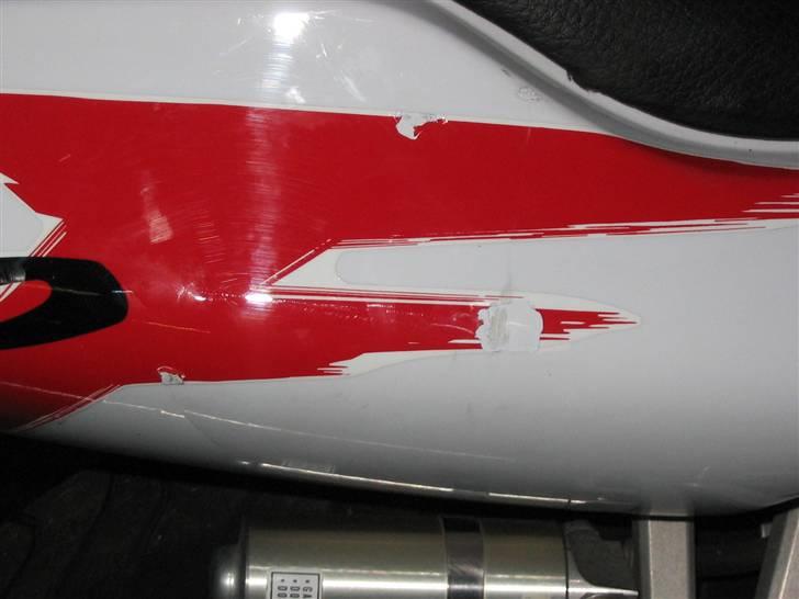 Honda CBR 600 F3 "SOLGT" - skade den fik i england... ny monteret :) billede 9