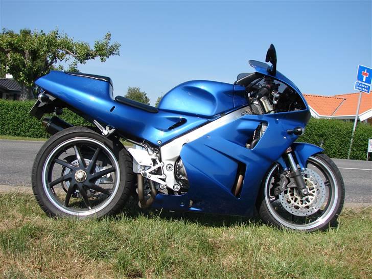 Honda RVF 400 (NC35) billede 7