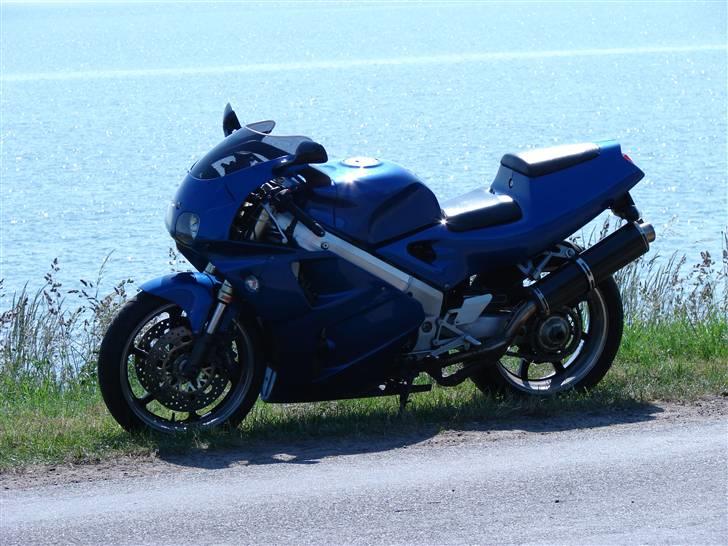 Honda RVF 400 (NC35) billede 12