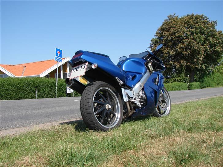 Honda RVF 400 (NC35) billede 13