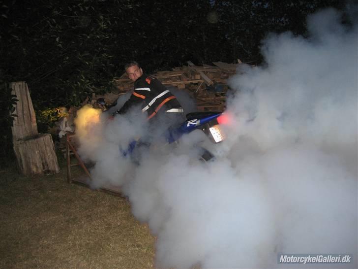 Yamaha R1 - Lidt dæk afbrænding til træf i hårup... billede 10