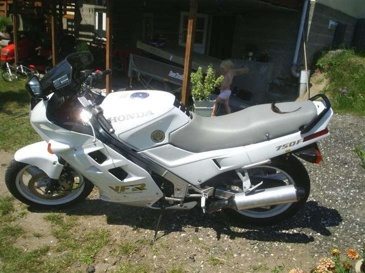 Honda VFR 750 F - Dejlig maskine billede 1