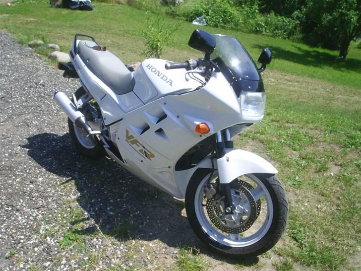 Honda VFR 750 F billede 2