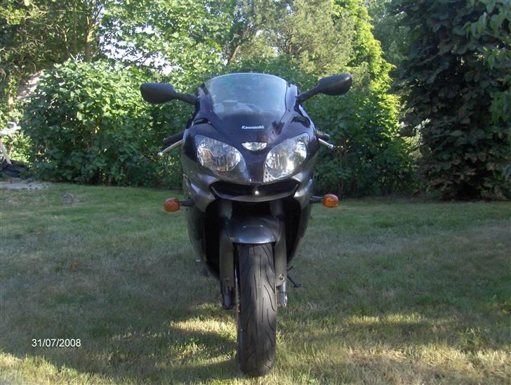 Kawasaki ZX9R - Totalskadet billede 2