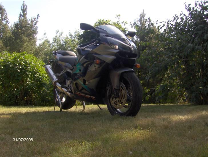 Kawasaki ZX9R - Totalskadet billede 3