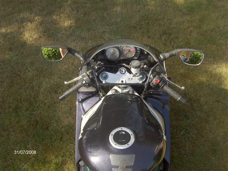 Kawasaki ZX9R - Totalskadet billede 4