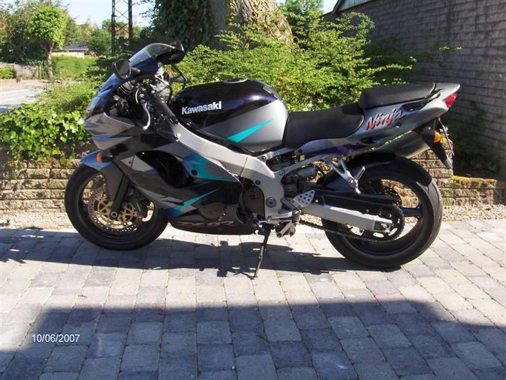 Kawasaki ZX9R - Totalskadet billede 5