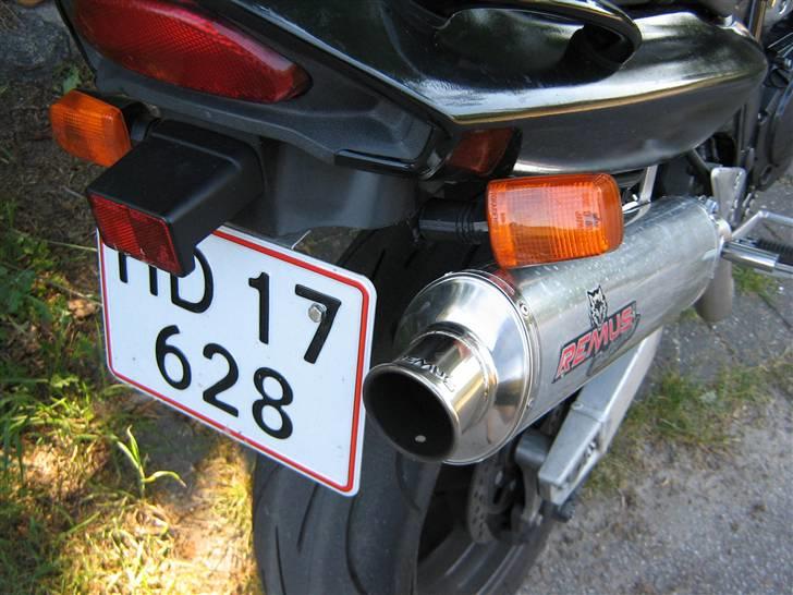 Suzuki GSF 1200 S Bandit - Mit blinklys sidder lidt dårligt, men jeg har bestilt en ny baglygte med integreret blink billede 15