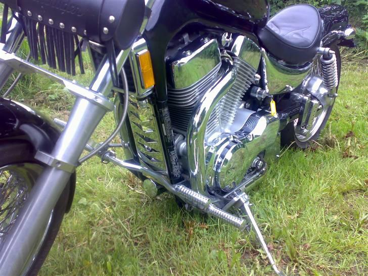 Suzuki intruder vs 1400 billede 2