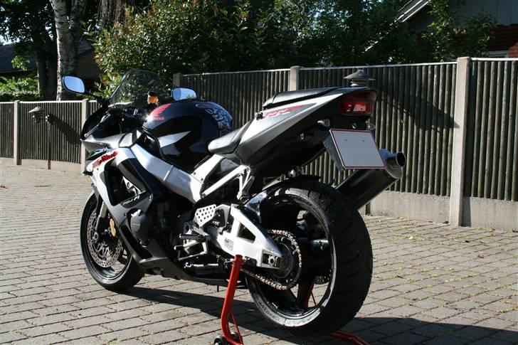 Honda CBR 900 RR ****solgt**** billede 2