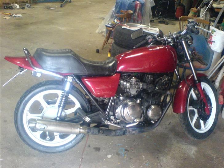 Kawasaki Z650 - Det pyntede at få "ren røv". billede 3