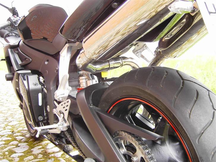 Yamaha R6S billede 7