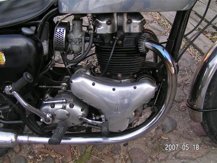 BSA A10 Golden Flash - Et vellykket design, sådan ser motorer bare ikke ud mere. billede 3