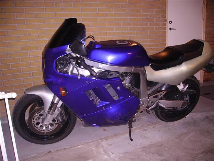 Suzuki gsxr 750 streetfighter - før billede 2