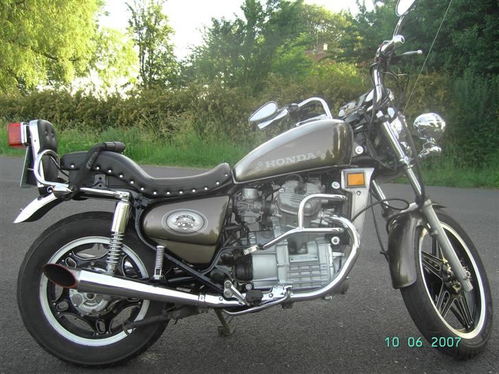 Honda cx 500 costom - sådan er den blevet endtil nu jeg mangler sidetasker Osv. billede 1