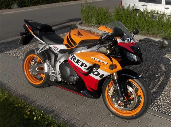 Honda CBR1000RR Repsol *SOLGT* billede 2