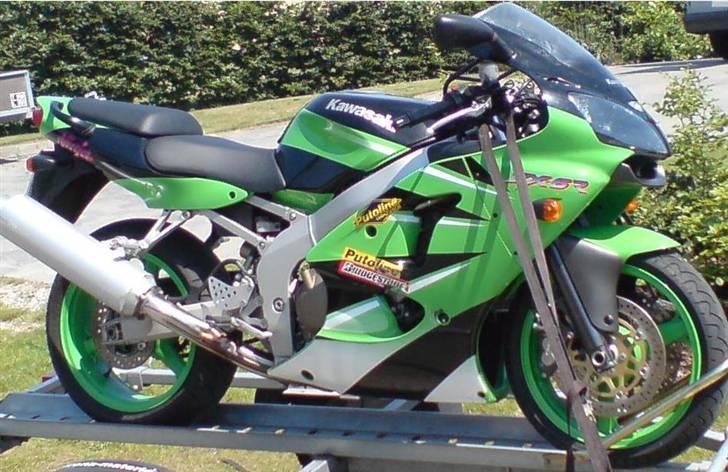 Kawasaki ZX6R - første gang jeg så hende, skulle have hende hjem fra Horsens. billede 2