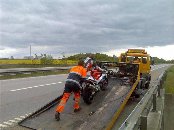 Suzuki *SOLGT* GSX-R, Y - OG SÅ LIGE ET FOTO AF ´SIDSTE NYE´ HONDA MODEL .....´CBR FEJEBLAD´......  billede 6