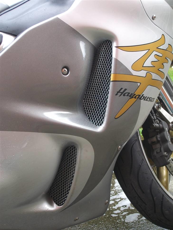 Suzuki GSX1300R Hayabusa :Silver - Gitrer i kåbe sider monteret. billede 15