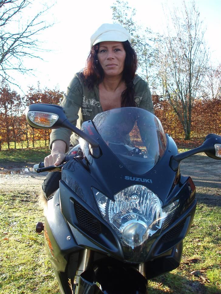 Suzuki GSX R 600 ( SOLGT) billede 1