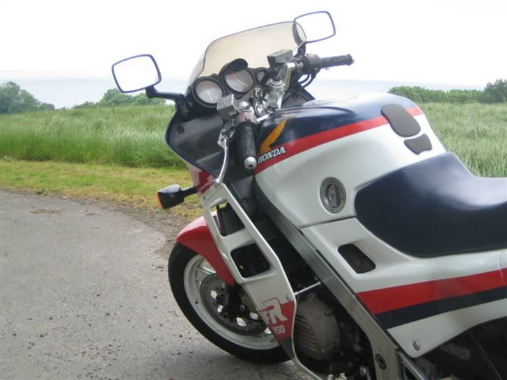 Honda VFR750 RC24 Interceptor billede 11